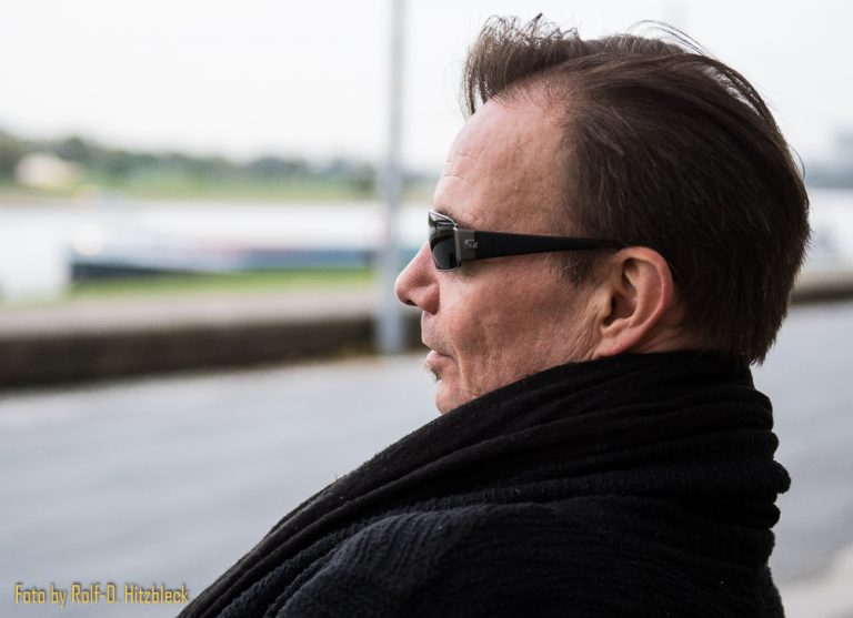 i-people. Im Interview mit Akrazul Boa